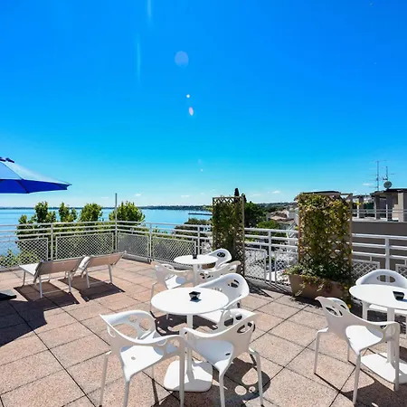 Hotel Aurora 3*
