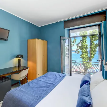 Aurora Hotel 3*