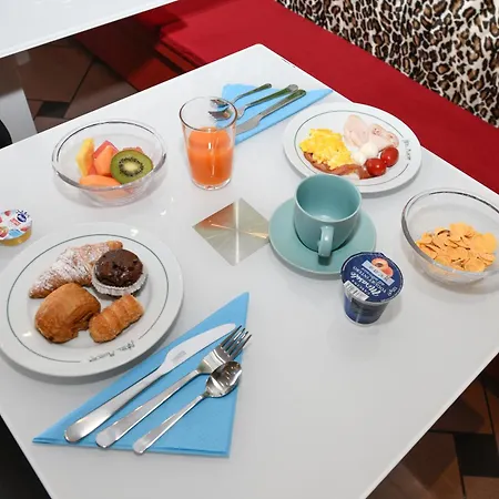 Aurora Hotel 3*