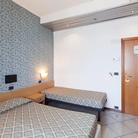 Otel Aurora Desenzano del Garda