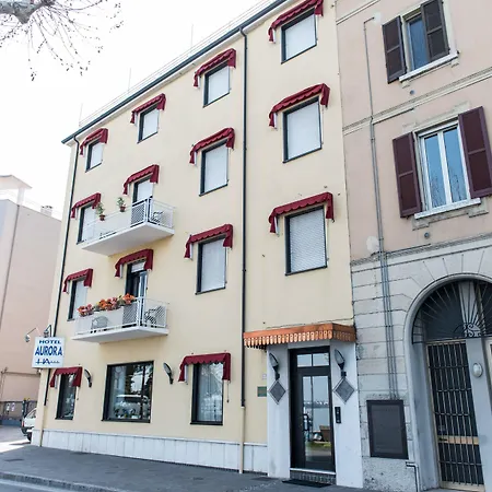 Aurora Hotel 3*
