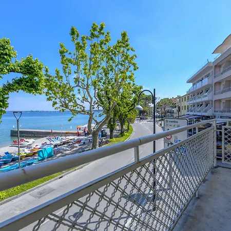 Aurora Otel 3*