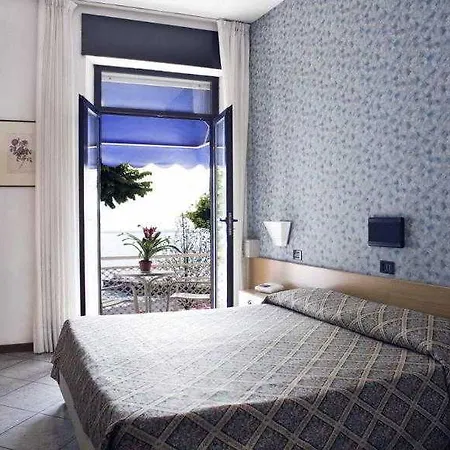Hotel Aurora 3*