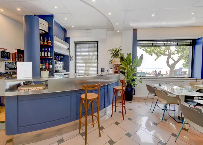 Hotel Aurora 3*