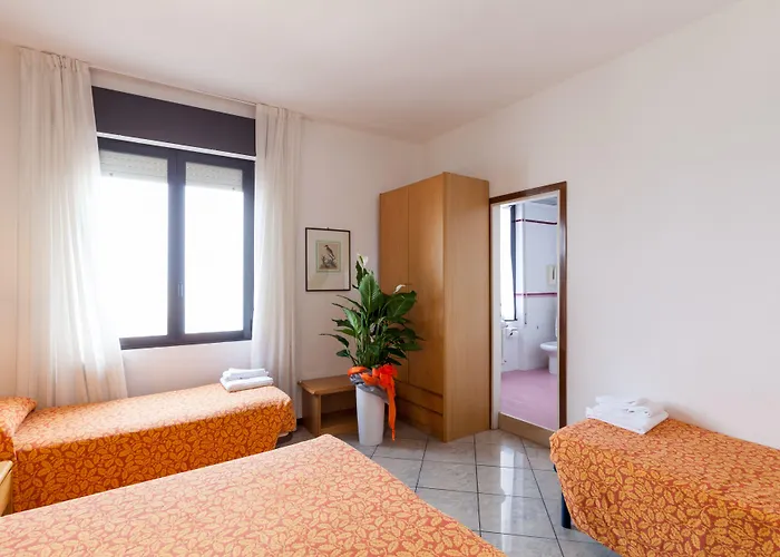 Aurora Hotel 3*