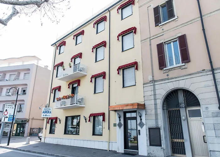 Aurora Hotel 3*