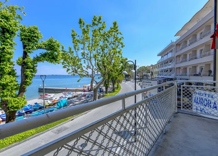 Aurora Hotel 3*