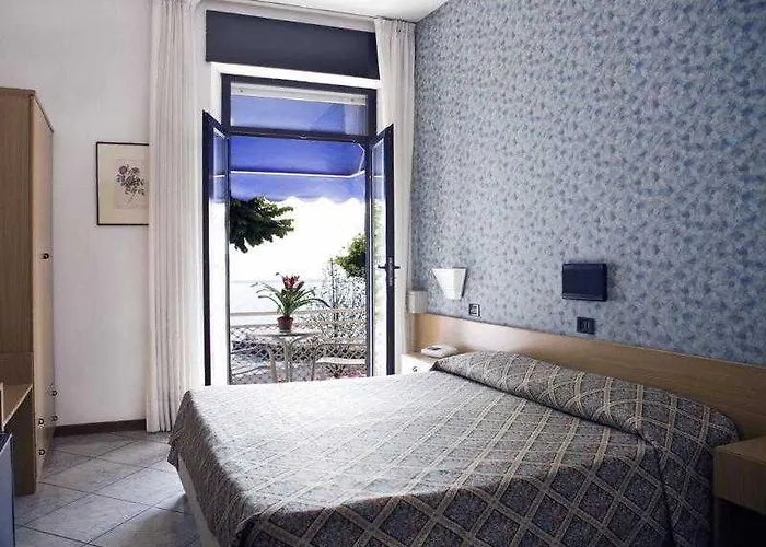 Hotel Aurora 3*